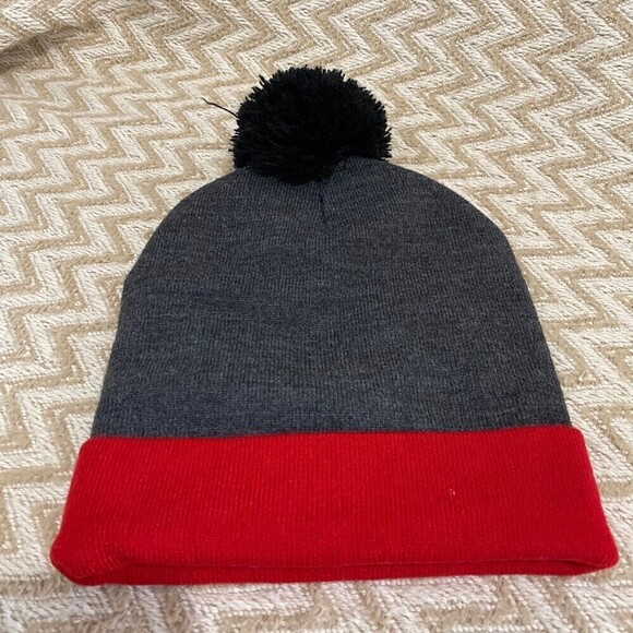 Disney Minnie Mouse Pom Pom Beanie Hat - Picture 2 of 4